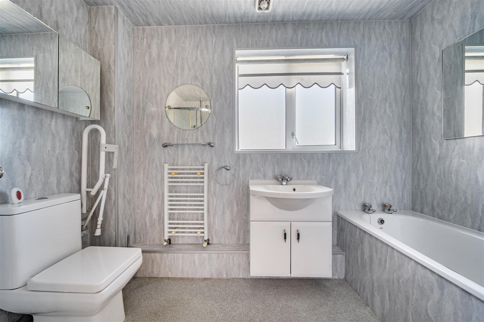 The Dell, Pontlliw, Swansea, SA4 9ET